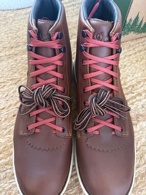 Danner Green Boot Box with Gold Logo